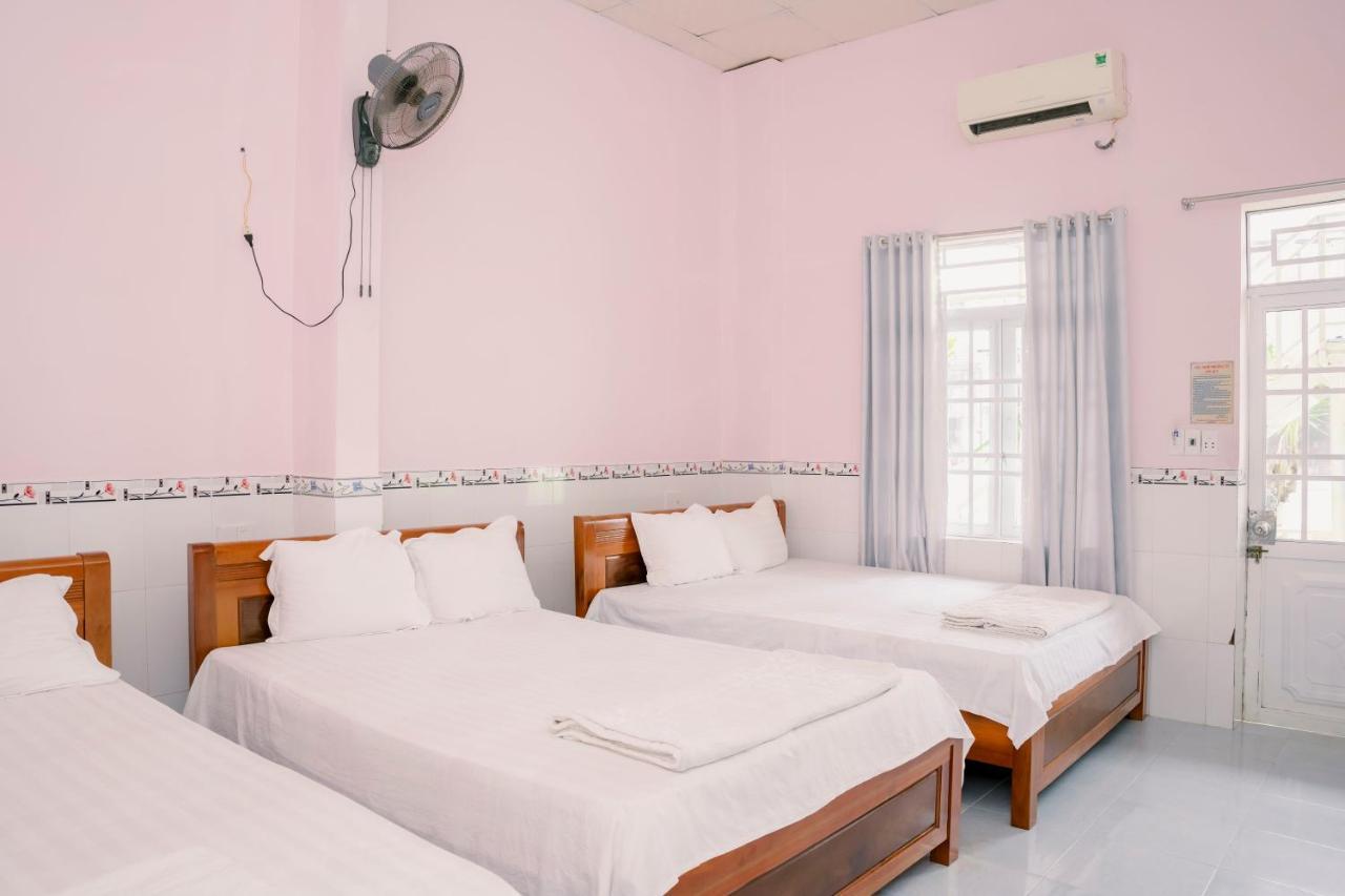 Phuong Tu Hostel Xuyên Mộc Esterno foto