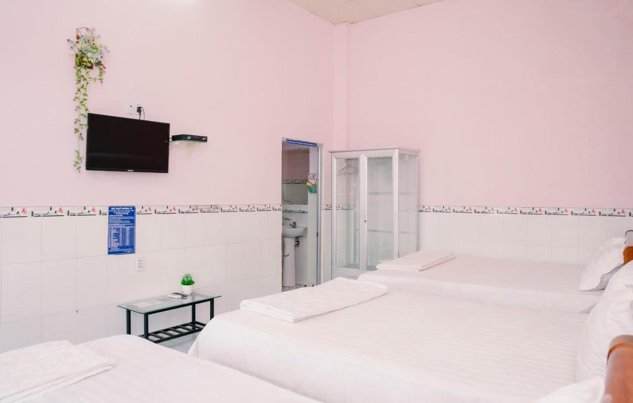 Phuong Tu Hostel Xuyên Mộc Esterno foto