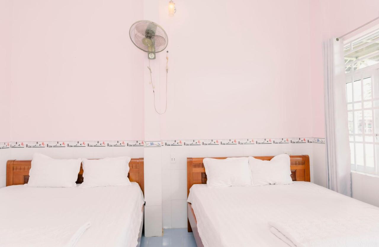 Phuong Tu Hostel Xuyên Mộc Esterno foto