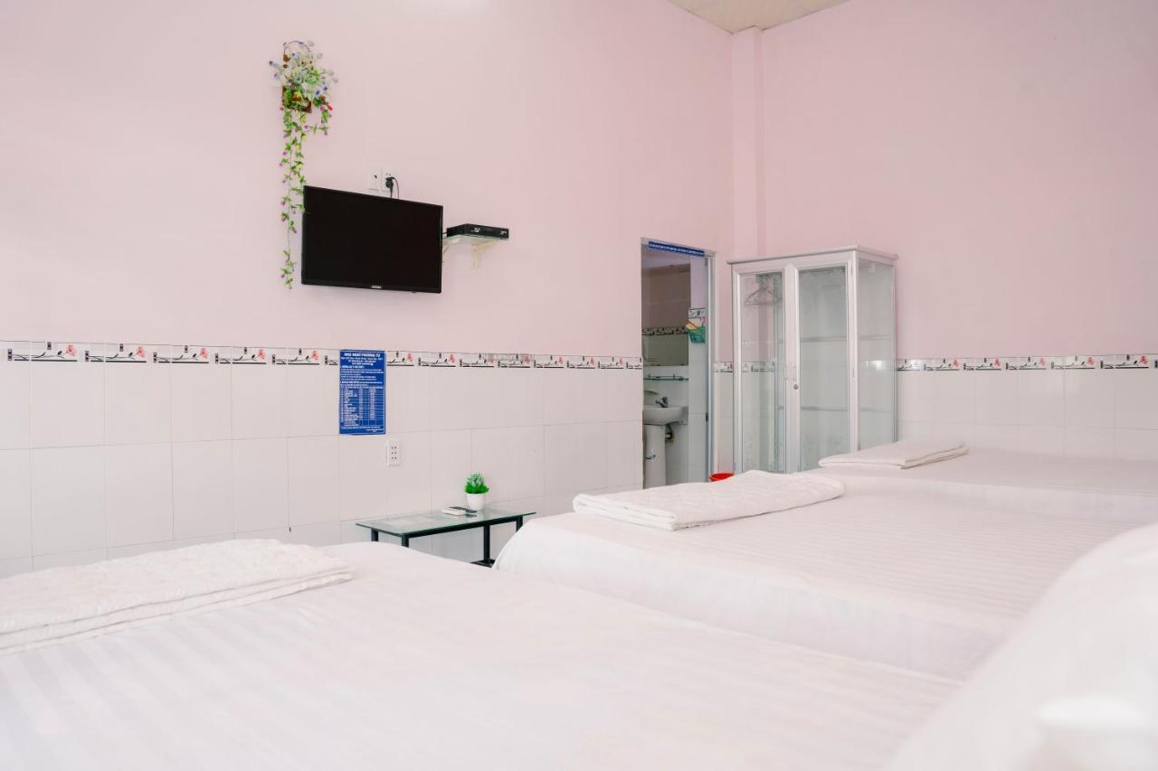 Phuong Tu Hostel Xuyên Mộc Esterno foto