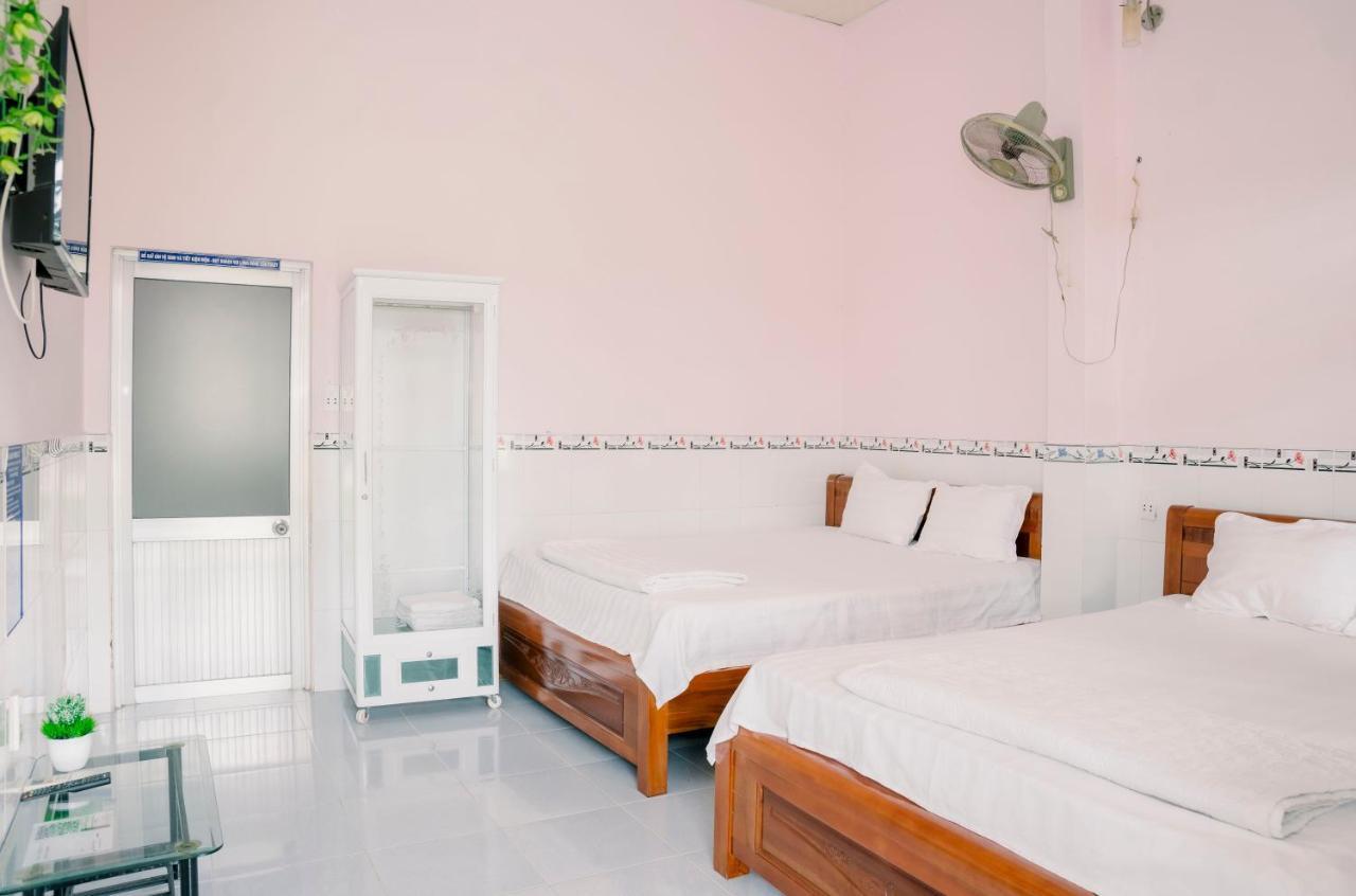 Phuong Tu Hostel Xuyên Mộc Esterno foto