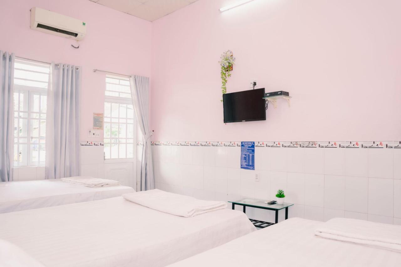 Phuong Tu Hostel Xuyên Mộc Esterno foto