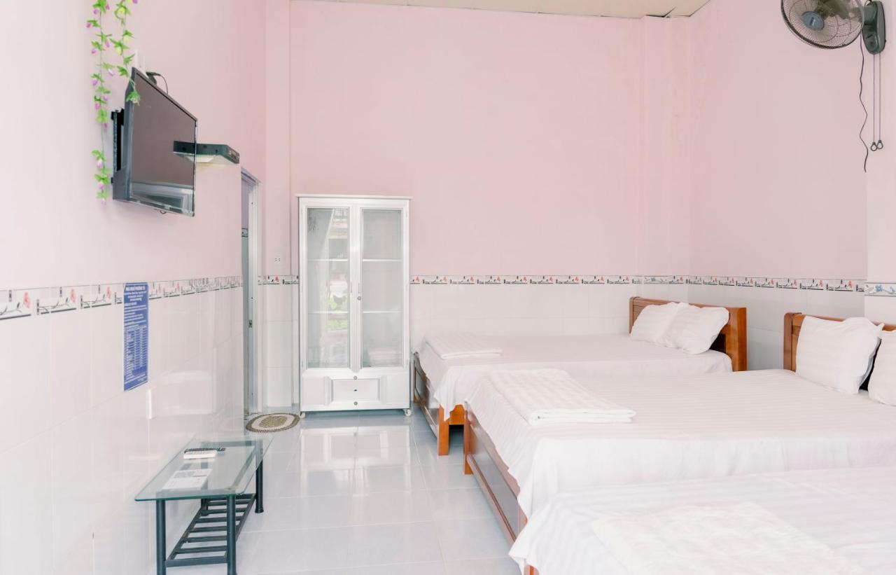 Phuong Tu Hostel Xuyên Mộc Esterno foto