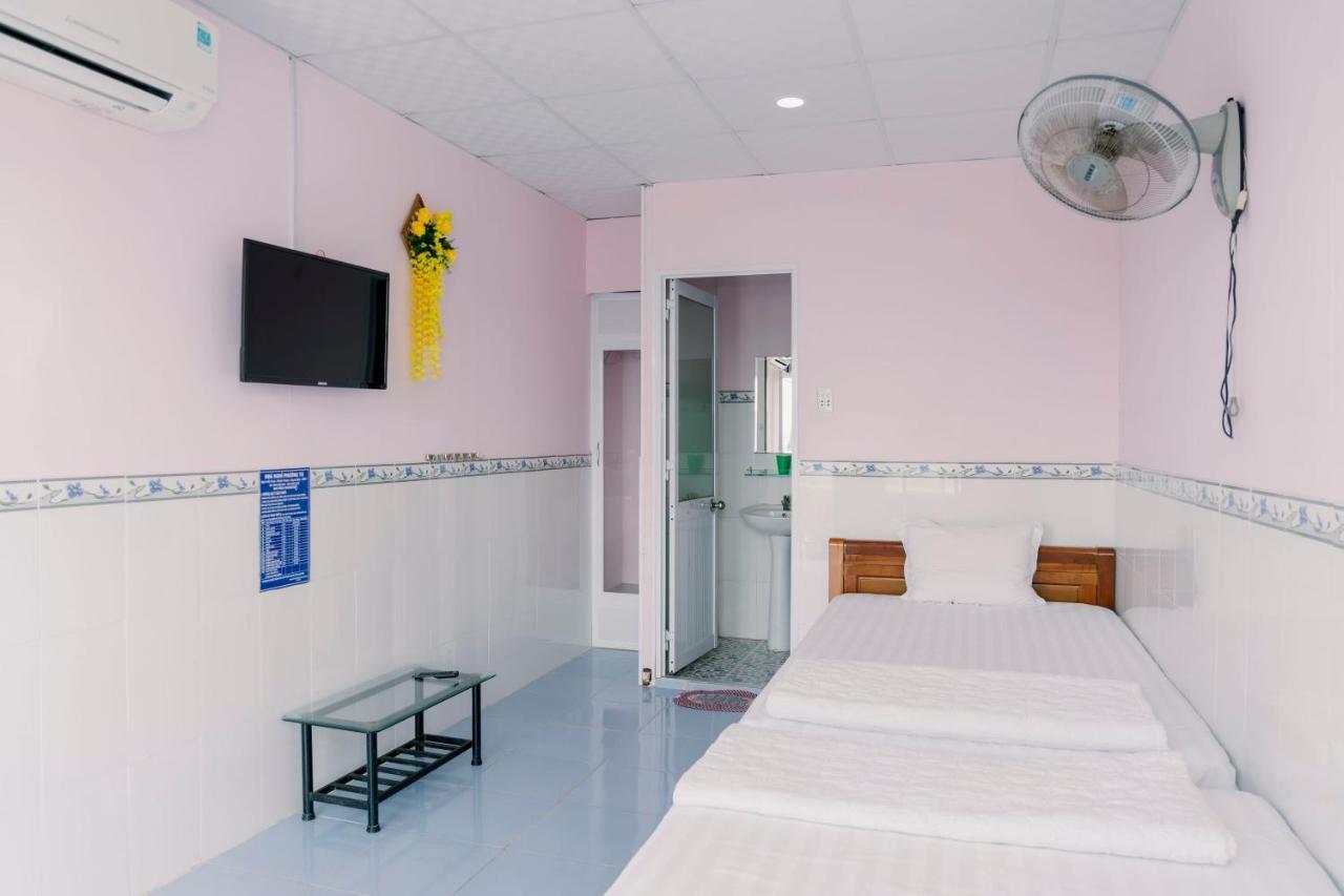 Phuong Tu Hostel Xuyên Mộc Esterno foto