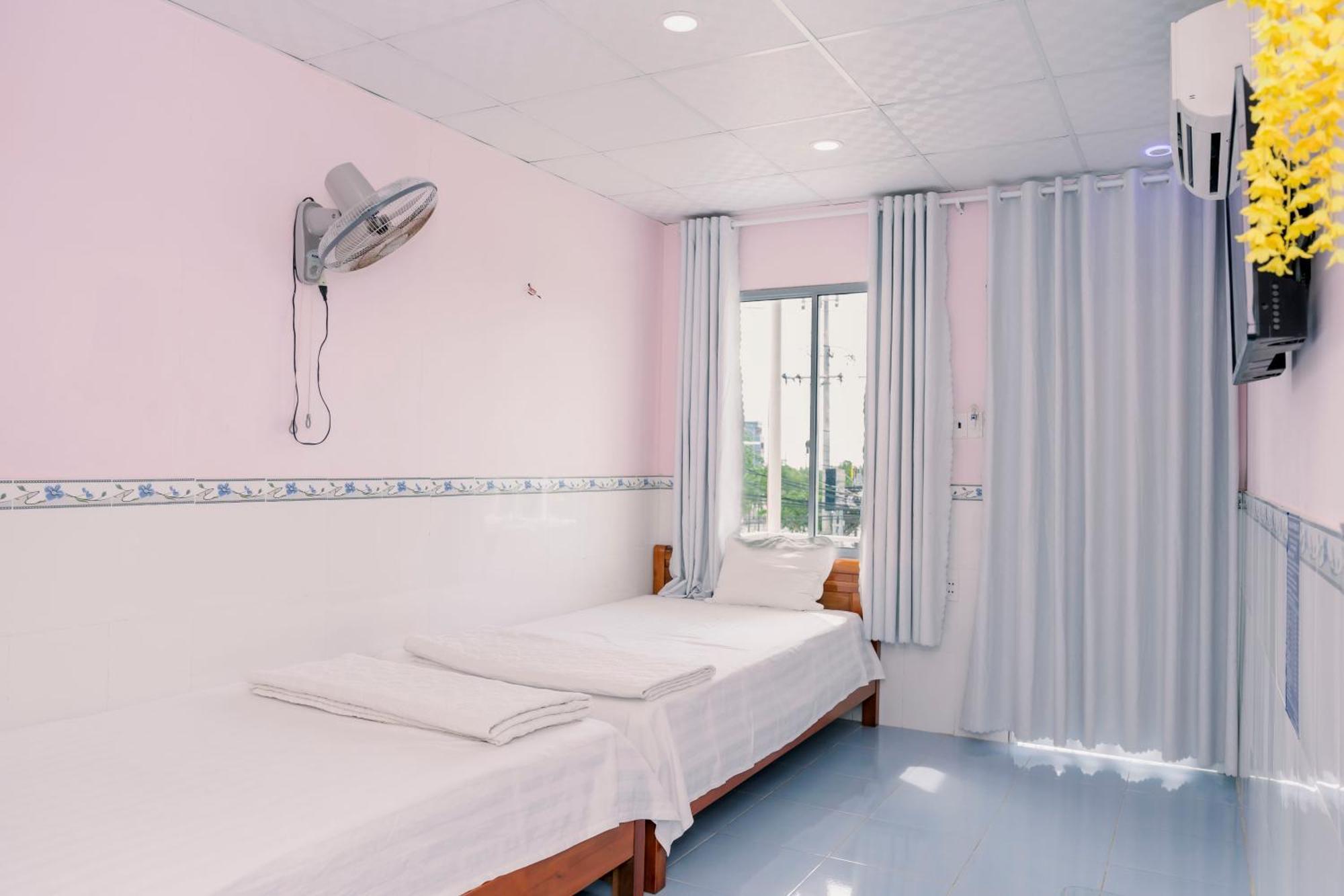 Phuong Tu Hostel Xuyên Mộc Esterno foto