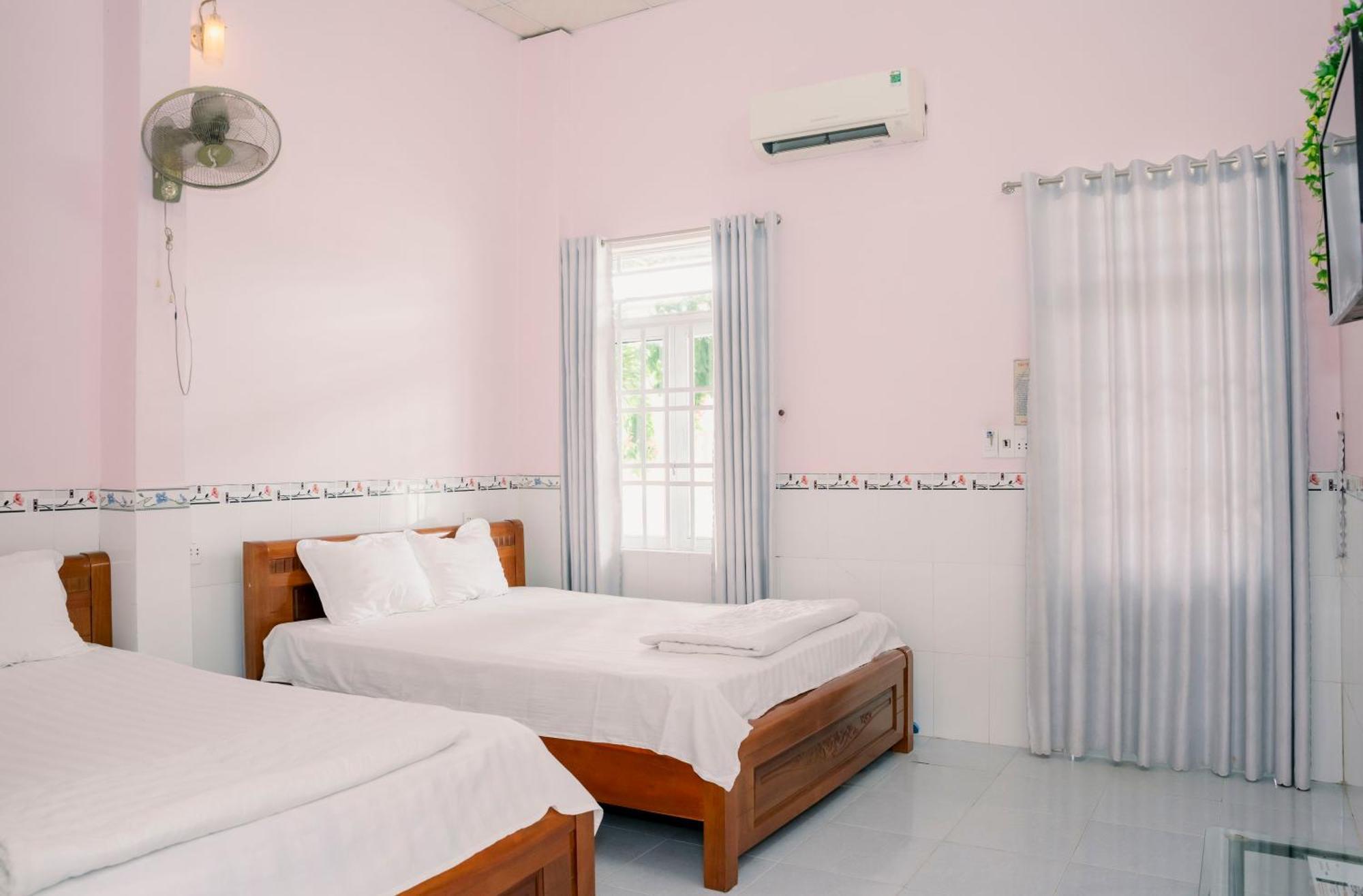 Phuong Tu Hostel Xuyên Mộc Esterno foto