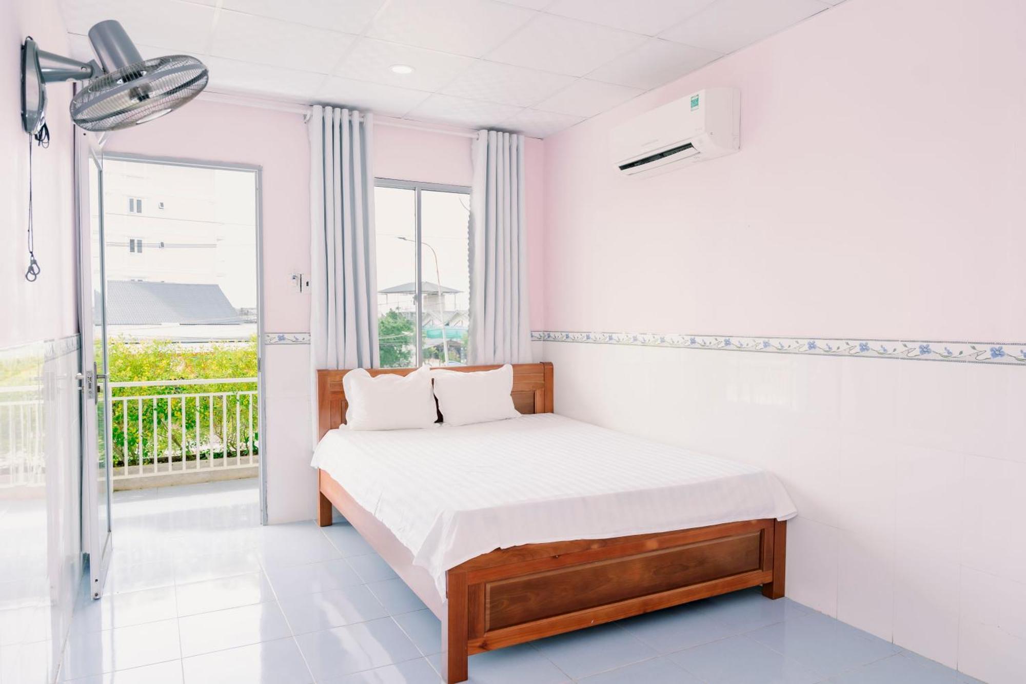 Phuong Tu Hostel Xuyên Mộc Esterno foto