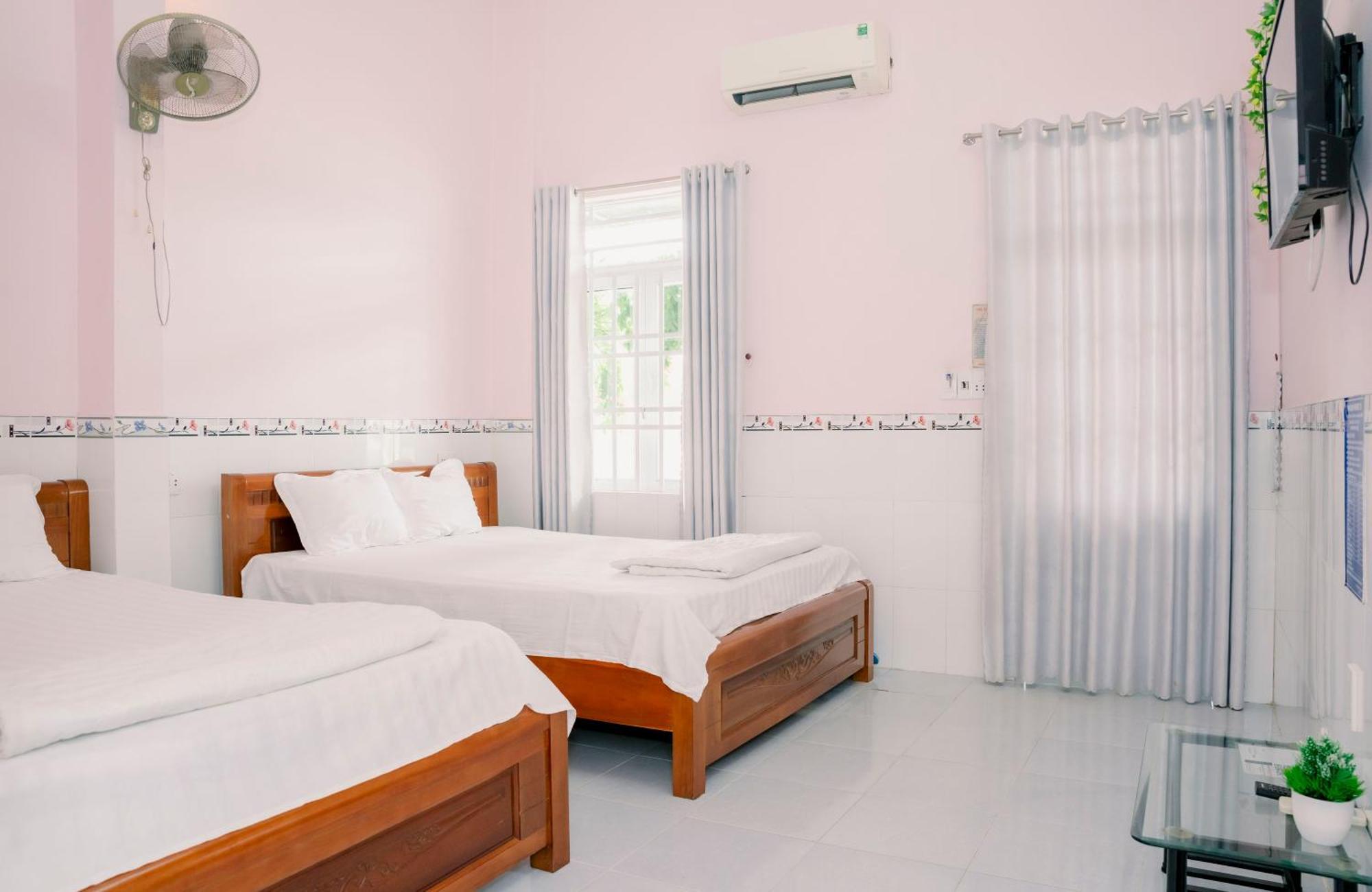 Phuong Tu Hostel Xuyên Mộc Esterno foto