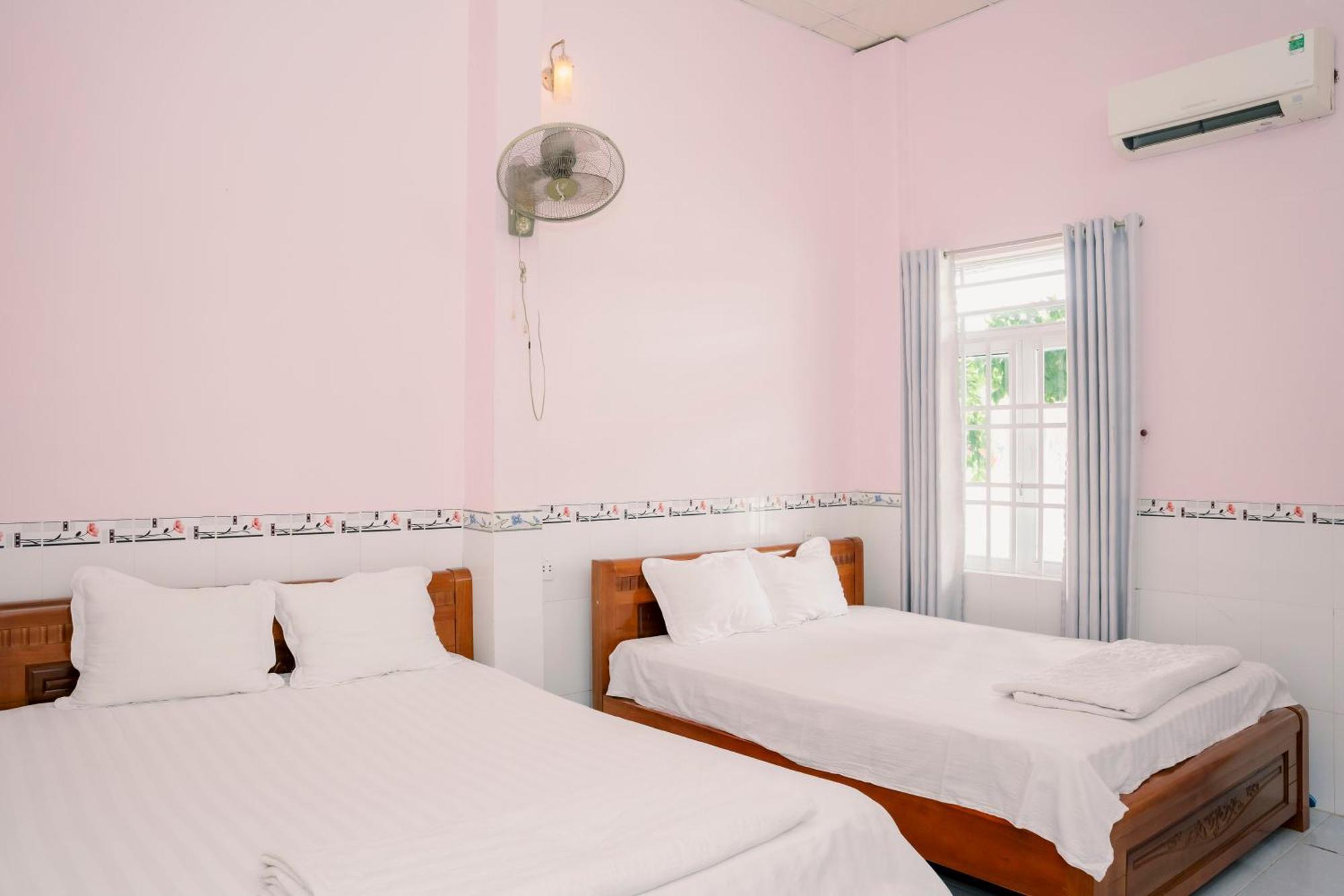 Phuong Tu Hostel Xuyên Mộc Esterno foto