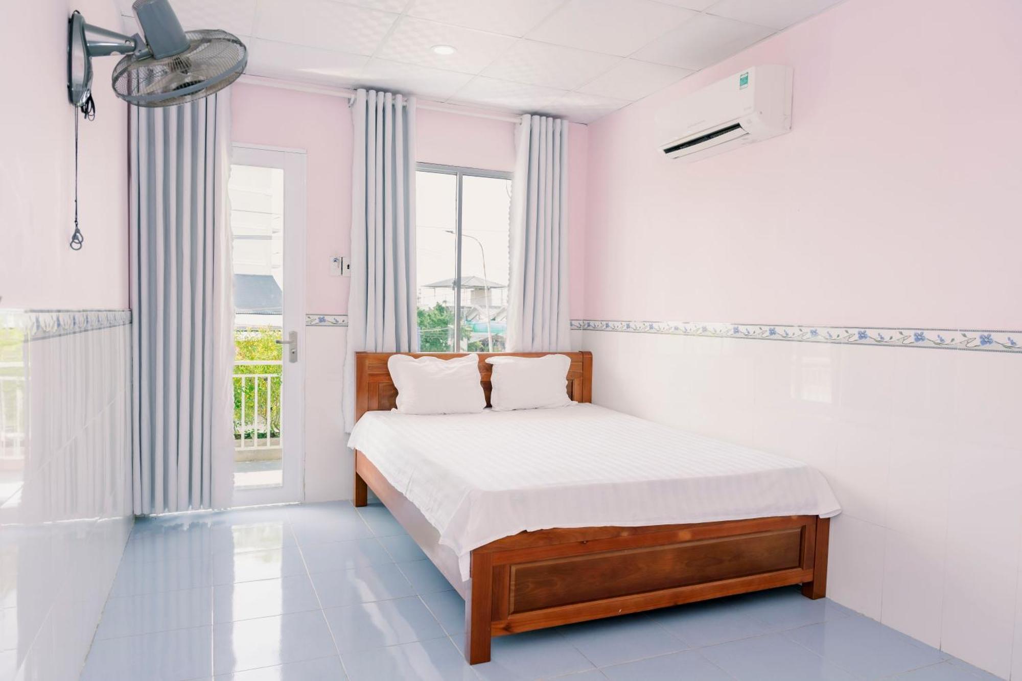 Phuong Tu Hostel Xuyên Mộc Esterno foto