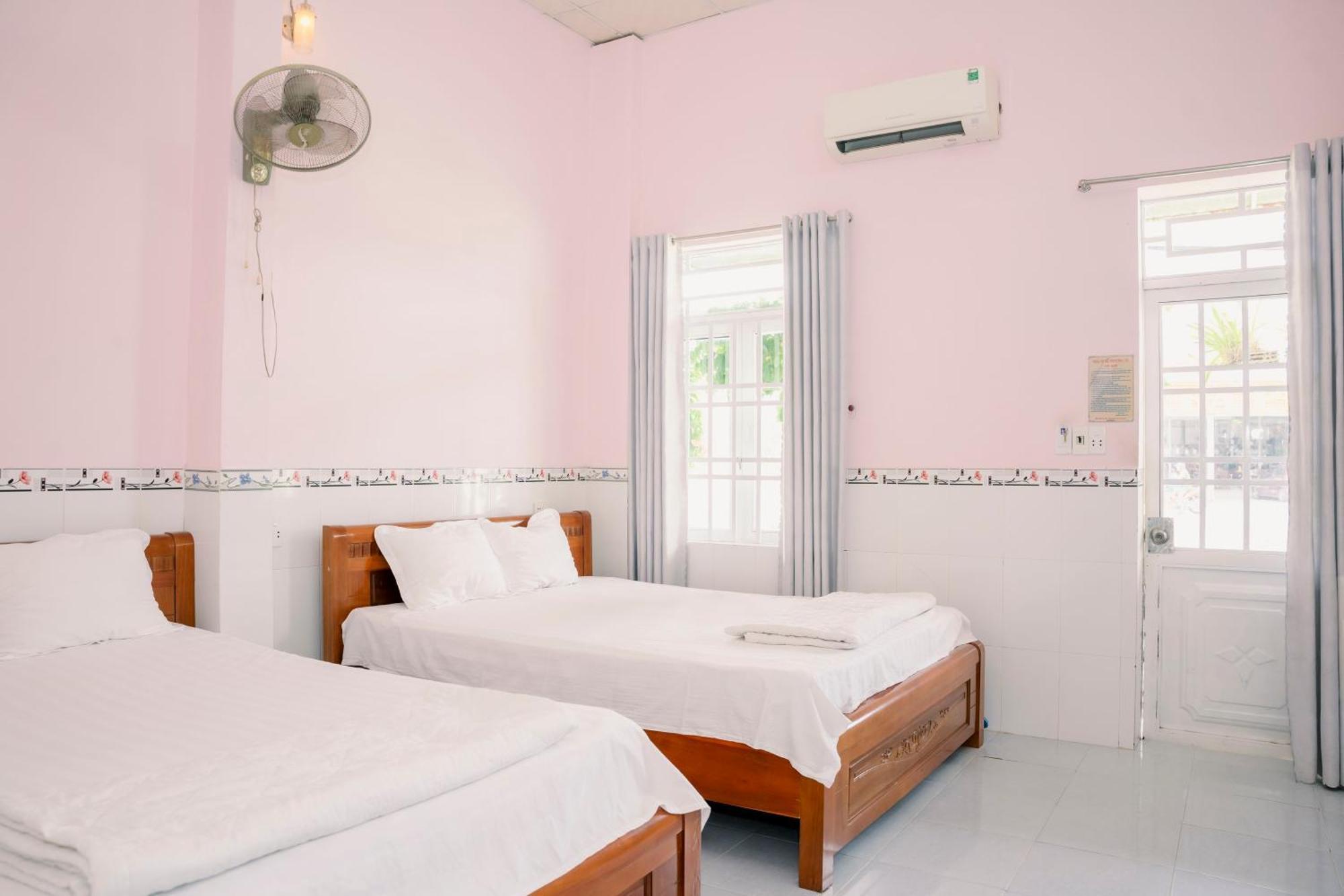 Phuong Tu Hostel Xuyên Mộc Esterno foto