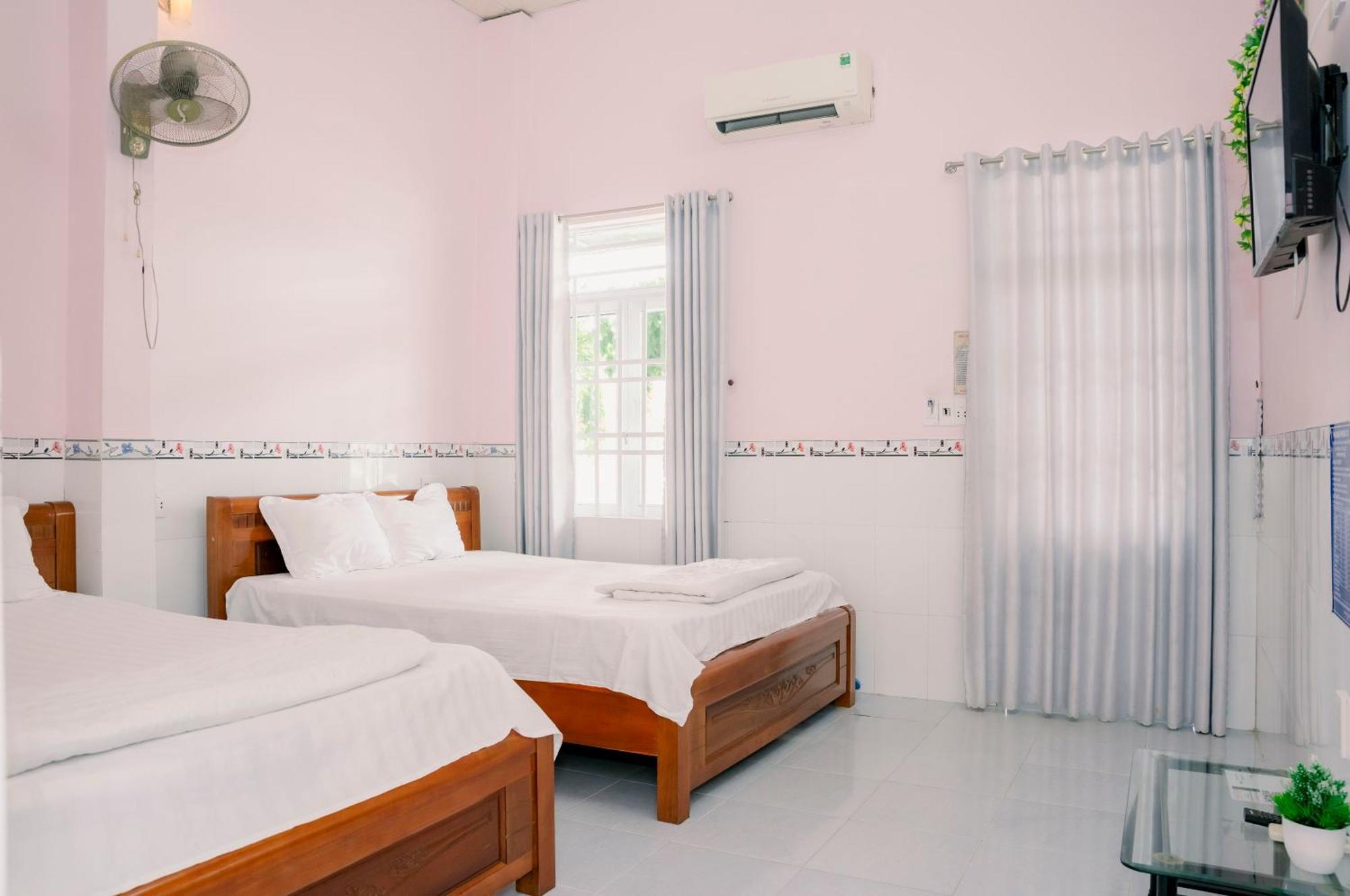 Phuong Tu Hostel Xuyên Mộc Esterno foto